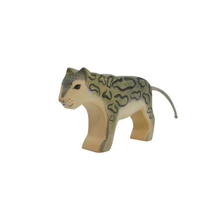 Holzlöwe Schneeleopard mit grünen Flecken als Spielzeug, kindersicher und umweltfreundlich