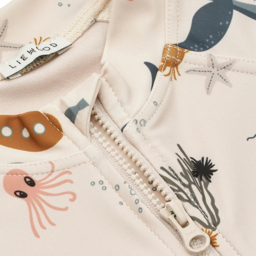 Gedrucktes Kinder-Schwimmjäupis mit Reißverschluss aus dem Produkt Schwimm-Jumpsuit Max Sea Creature Sandy