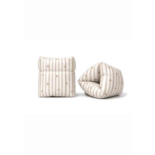 Schwimmflügel striped harmony in creme mit beigen streifen und goldenen sternen aus weichem stoff für ökologische babyprodukte
