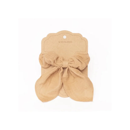 Beige Stoffhaarbogen mit gerafftem Material und zentralem Knoten für Scrunchies Taupe