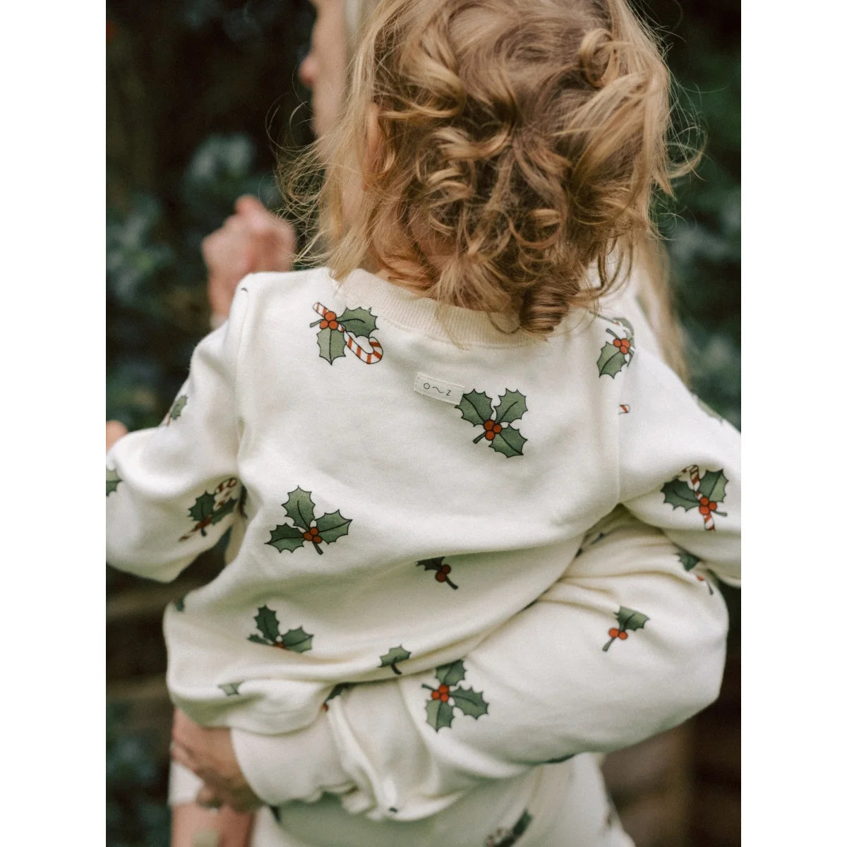 Weißes Langarm-Sweatshirt mit grünen Stechpalmen und roten Zuckerstangen für Slim Pyjamas Kids Christmas Holly