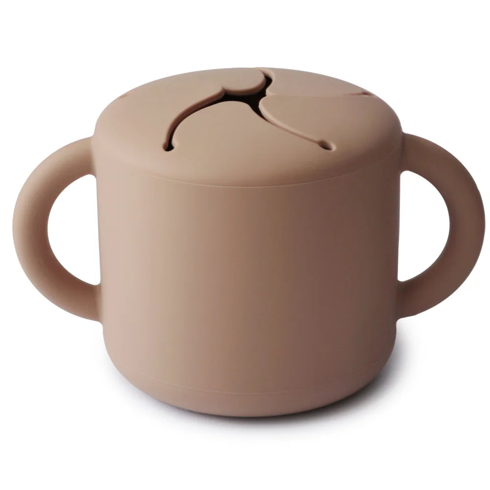 Beige Silikon-Sippy-Becher mit zwei Griffen und Schnabeldeckel von Snack Becher Natural