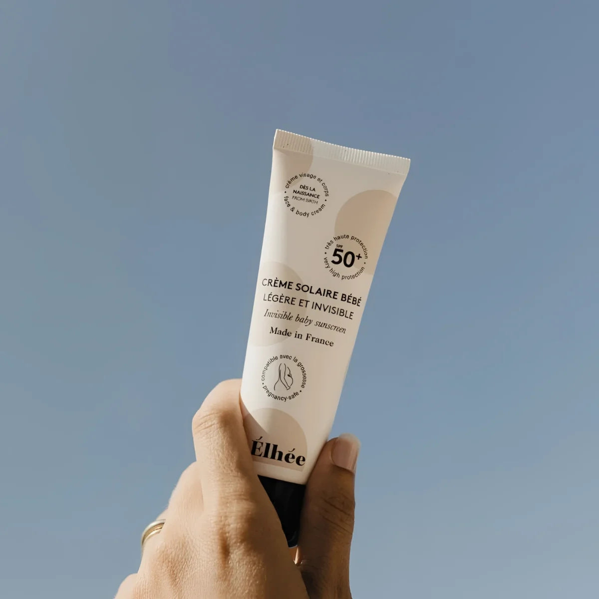 Élheé unsichtbare Baby-Sonnencreme SPF 50+ in schickem Off-White-Tube