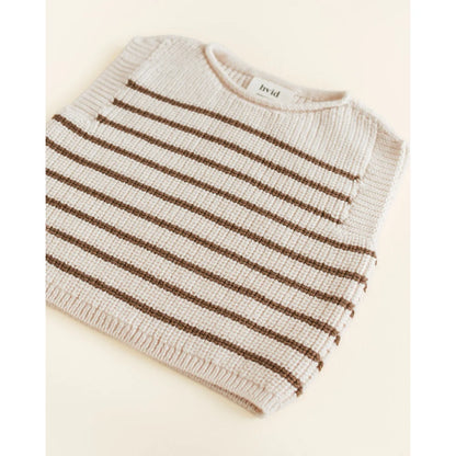 Beige-brauner gestreifter Strickpullunder Vest Harvey in Cream + Mocha mit Invis-Branding