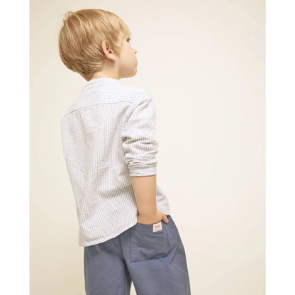 Junge in Streifen-Shirt Sky Blue mit kontrastierendem Stickdetail