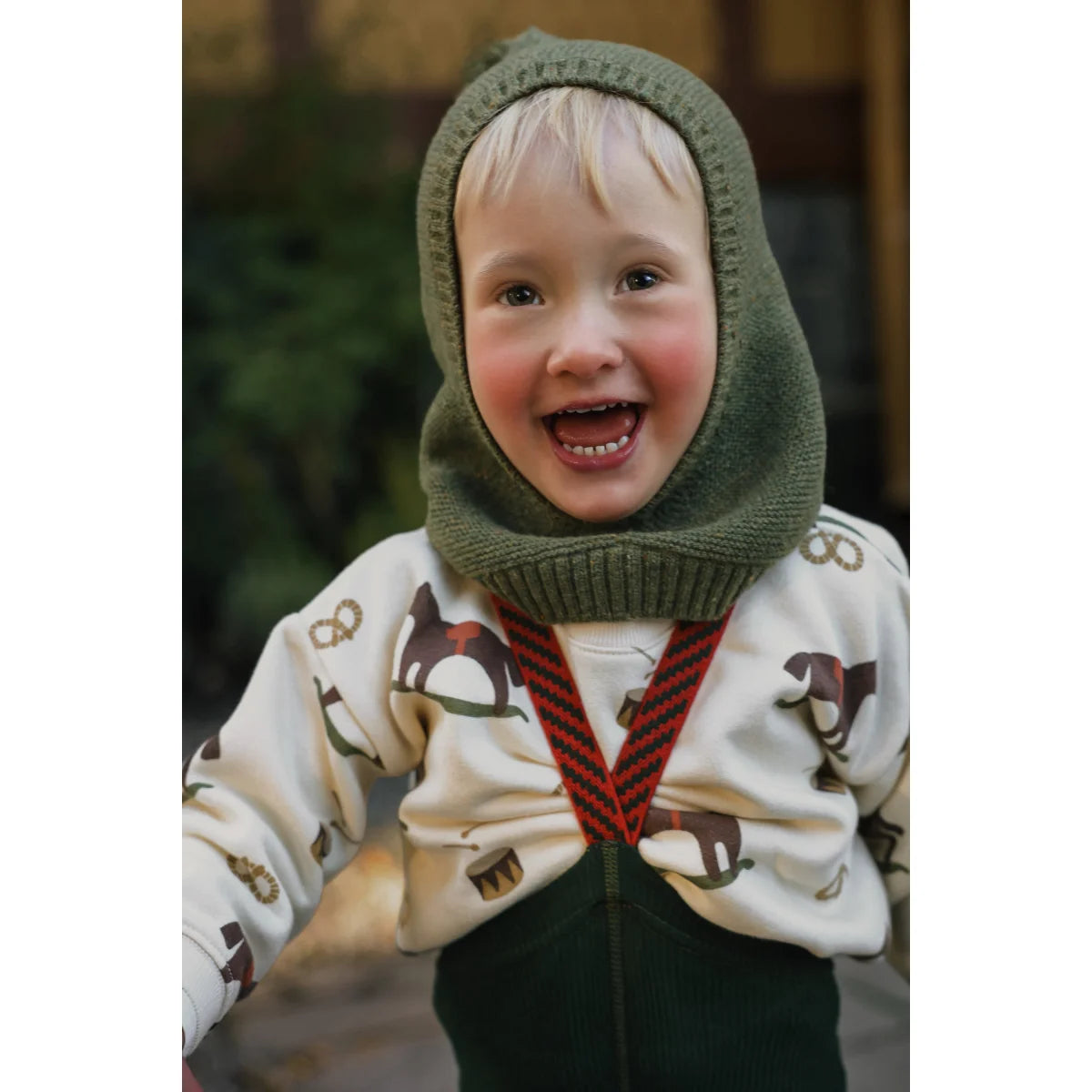 Silly Silas Strumpfhose mit Träger Footed in Dark Forest Green mit Weihnachtsmuster