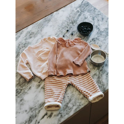 Snug Sweatshirt mit Herzapplikation in Rosa – Ansicht 5