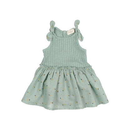 Mintgrünes ärmelloses Kleid mit rippenförmigem Oberteil und blumigem Rock