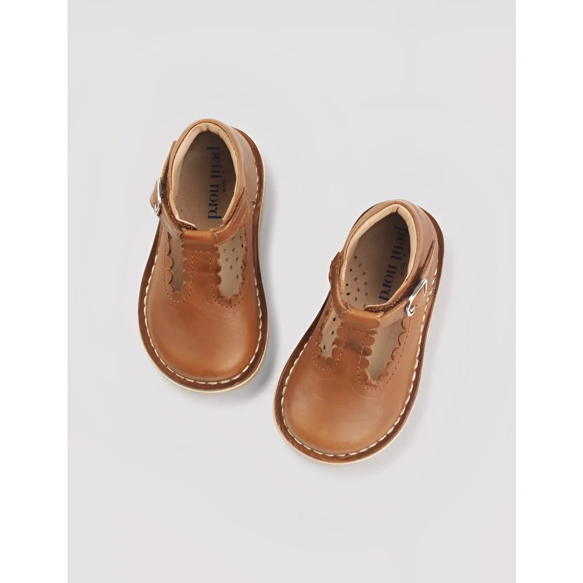 Petit Nord T-Bar Blume Kastanie: Cognac Lederschuhe Kleinkind mit Rüschen