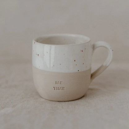 Weiße Keramiktasse Me Time 150ml mit Speckeln und Love-Design