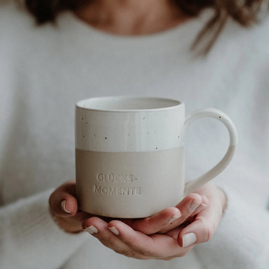 Große Glücksmomente Tasse 450ml mit zweifarbigen Design und Glücks-Momente Gravur