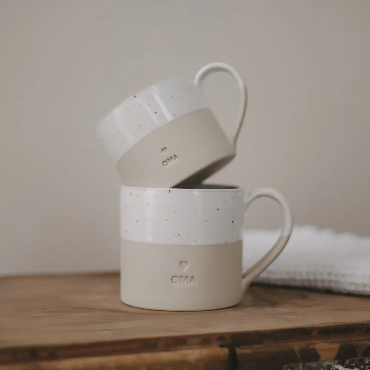 Zwei Tassen Oma mit Herz, speckled Design, 220ml Tasse Love