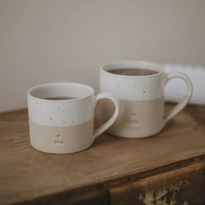 Zwei Tassen OPA mit Herz, 220ml, specklig weiß-beige