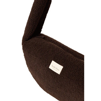 Detailansicht des schokobraunen Teddyfleece