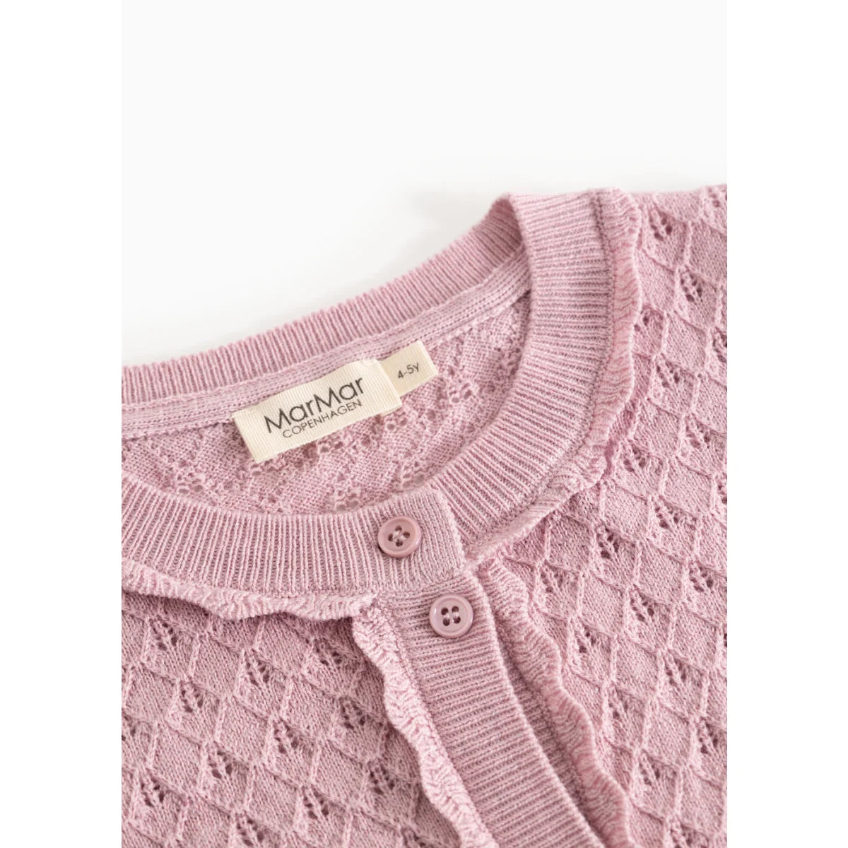 MarMar Copenhagen Tilda Strickjacke Lace Soft Berry Detail Halsausschnitt und Knopfleiste