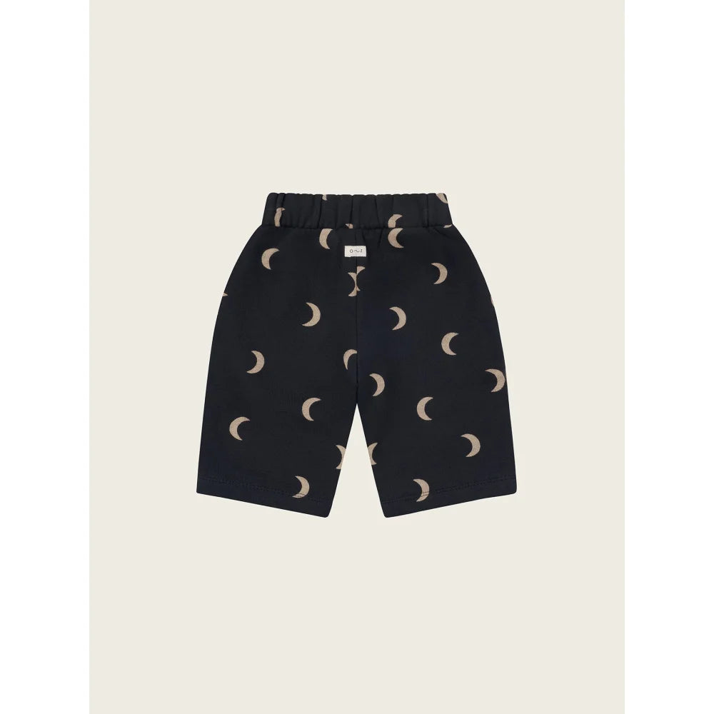 Schwarze elastische Shorts mit Mondmuster aus dem Traveller Pants | Charcoal Midnight Sortiment