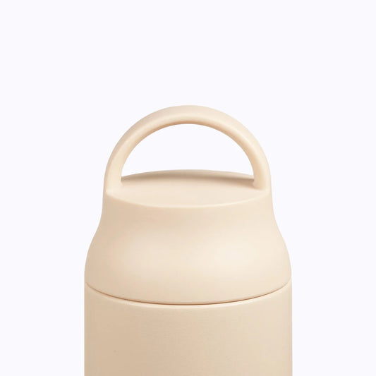 Beige matten Isolierflasche mit Schraubdeckel Carry Cap in Sand-Matcha