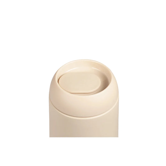 Beige zylindrischer Behälter mit abgerundetem Deckel für Tumbler Sip Cap Isolierflasche