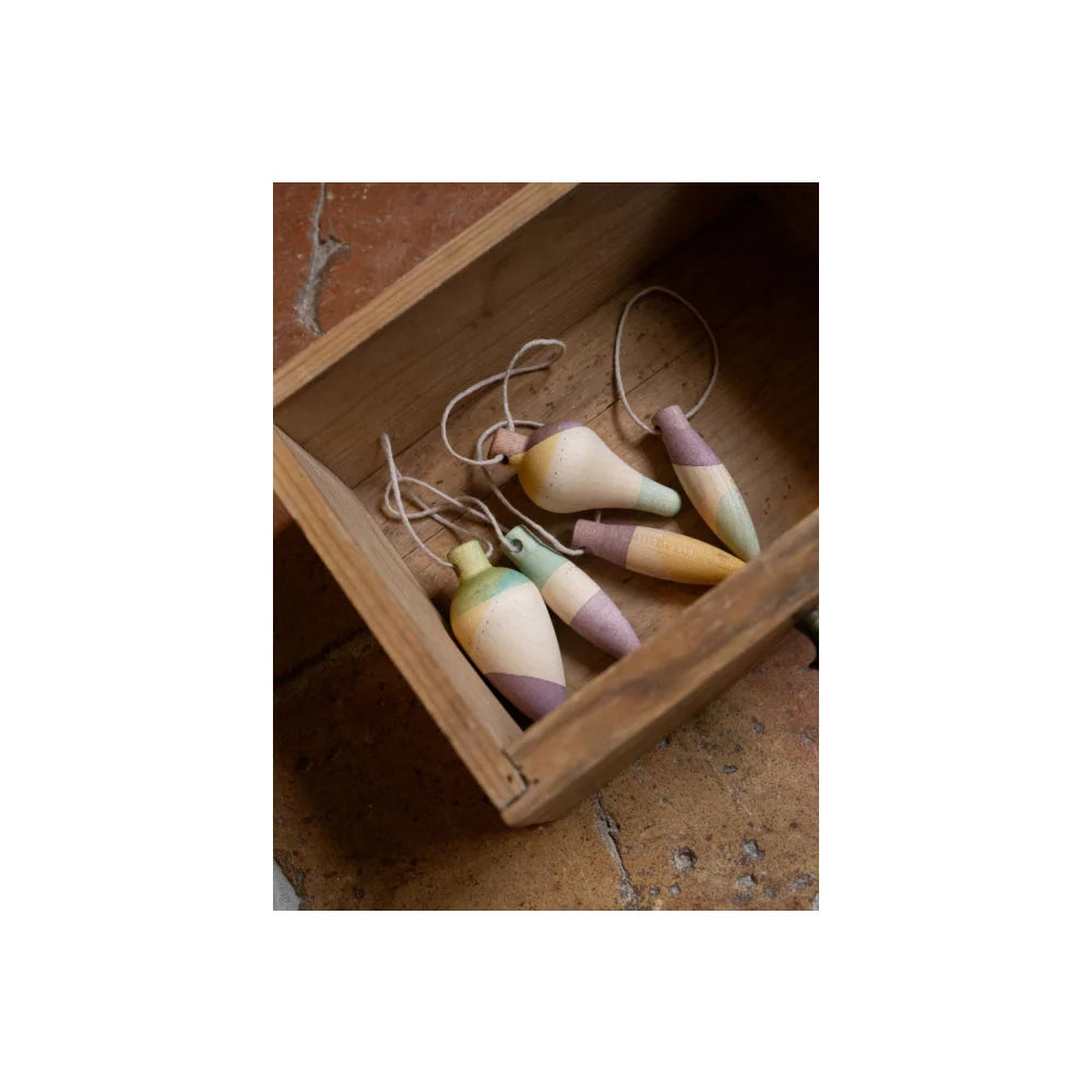 Handgemalte Holzpendel-Ornamente Twinkle Mist in Pastelltönen