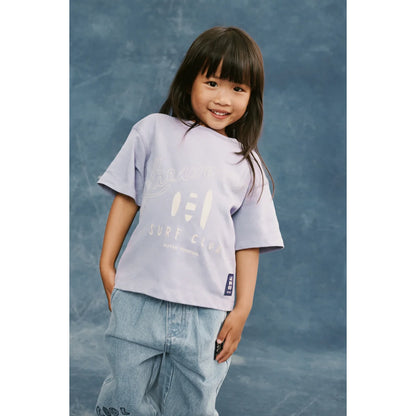 Nachhaltiges Tyler Kurzarm-T-Shirt Surf in dusty lavender mit Surf Club Print