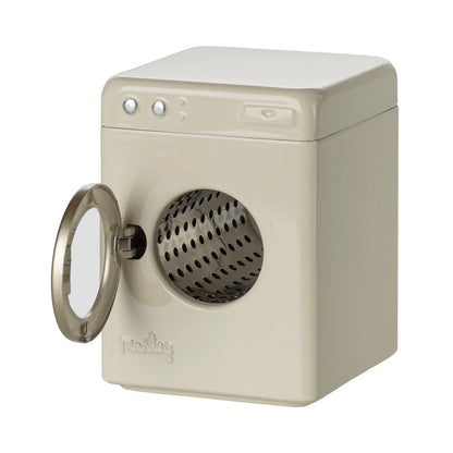 Kleine cremefarbene Waschmaschine Maus mit silberner Tür und Maisy-Logo