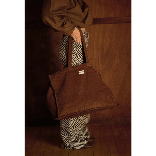 Gabrielle Paris Week-End Bag Velvet Camel aus Cordsamt in Camel