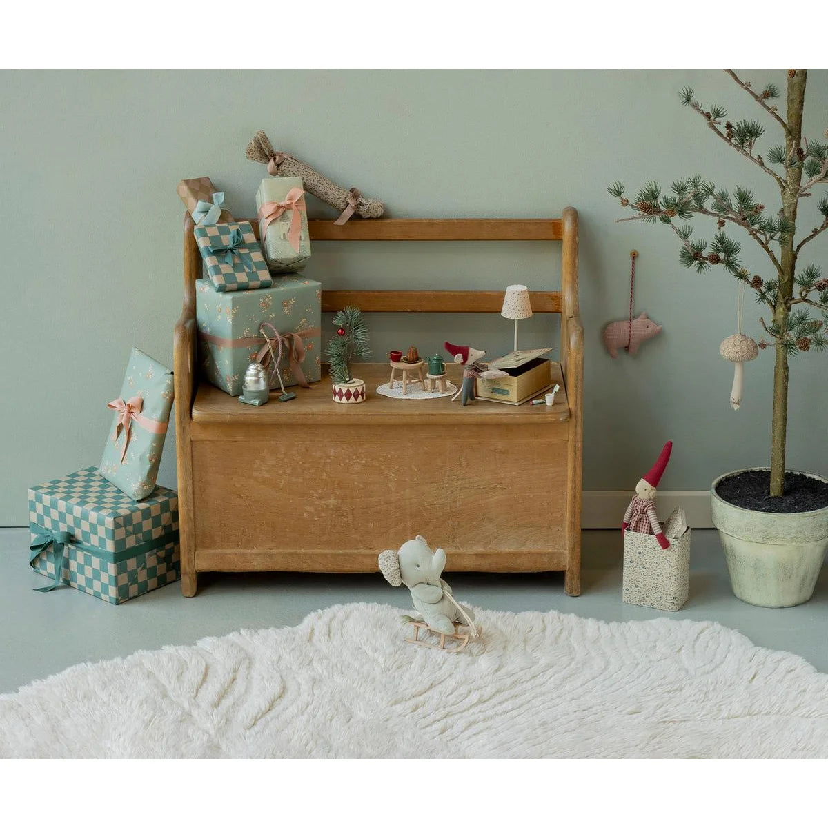 Maileg Weihnachtsmaus Baby im Buch