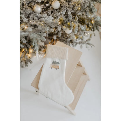 Weihnachtsstrumpf mit Vintage-LKW und Weihnachtsbäumen, weiß mit beigem Rippenrand