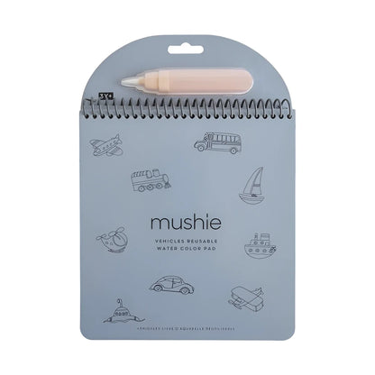 Wiederverwendbares wassermalbuch fahrzeuge mit hellblauem mushie wasserfarbenpad und pfirsichfarbenem marker