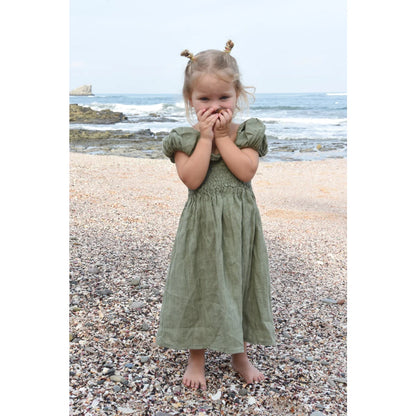Kinderkleid aus grünem Leinen im Wildflower Kleid Sage Design