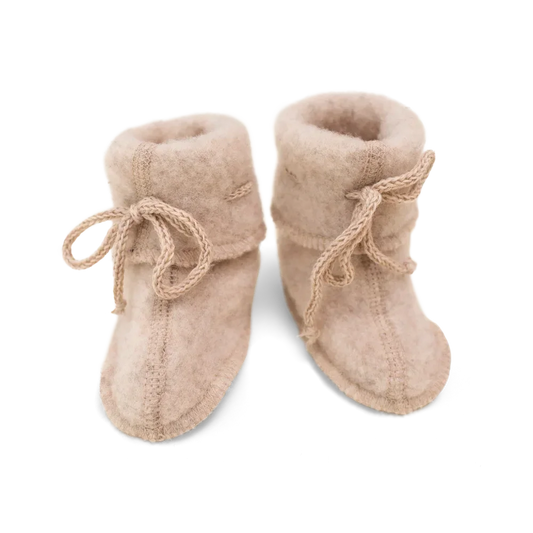 Beige Wollfleece Babyschüchen in sand melange für empfindliche Babyhaut