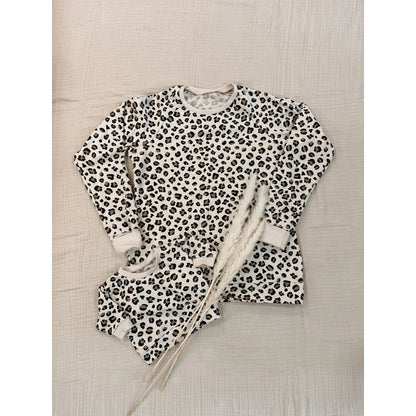Matching Leo Print Long Sleeve Tops für Frauen, stylisch und bequem