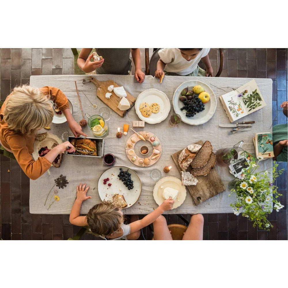 Rustikales Holzschneidebrett Wonders mit natürlicher Optik und sichtbarer Maserung