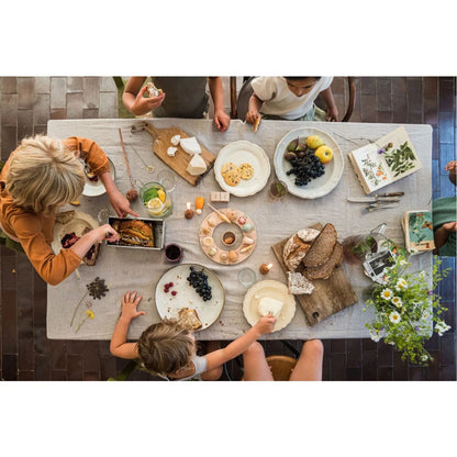 Rustikales Holzschneidebrett Wonders mit natürlicher Optik und sichtbarer Maserung