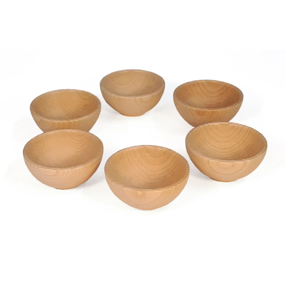 Sechs handgefertigte Holzschalen für vielseitige Verwendung in stilvollem Design