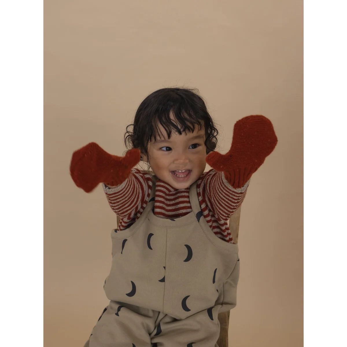 Organic Zoo Wool Handschuhe Paprika am Kind