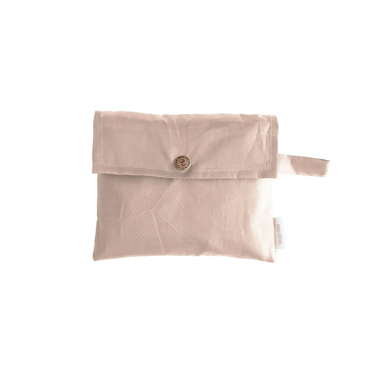 Beige canvas pouch mit rundem messingknopf und kurzem griff zu xl beach bag meshies soft coral als geschenke für neugeborene